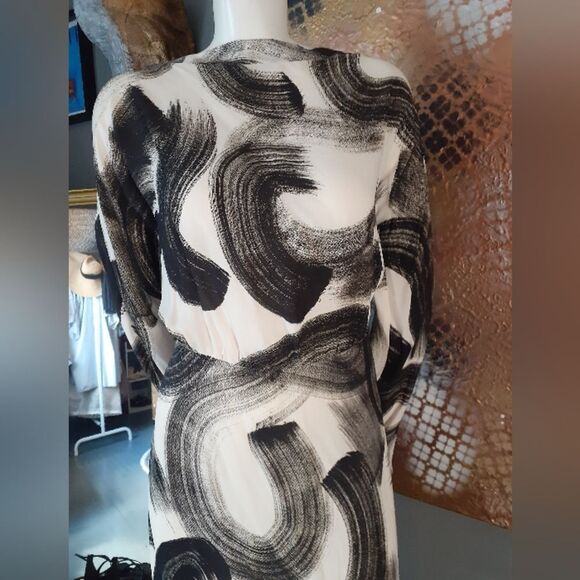 Zara Abstract Black and Off White Dress - Picture 6 of 14